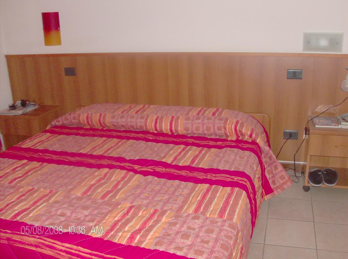 Borromeo Residenze Service s.a.s Peschiera Borromeo Exterior foto